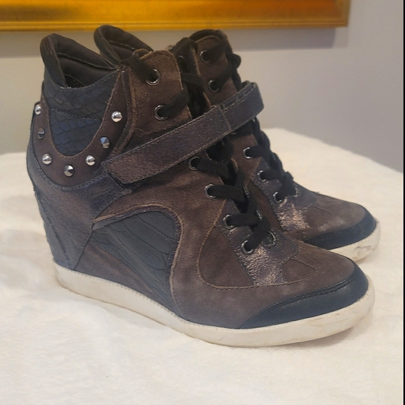 Guess Wedge Sneakers - Picture 1 of 2